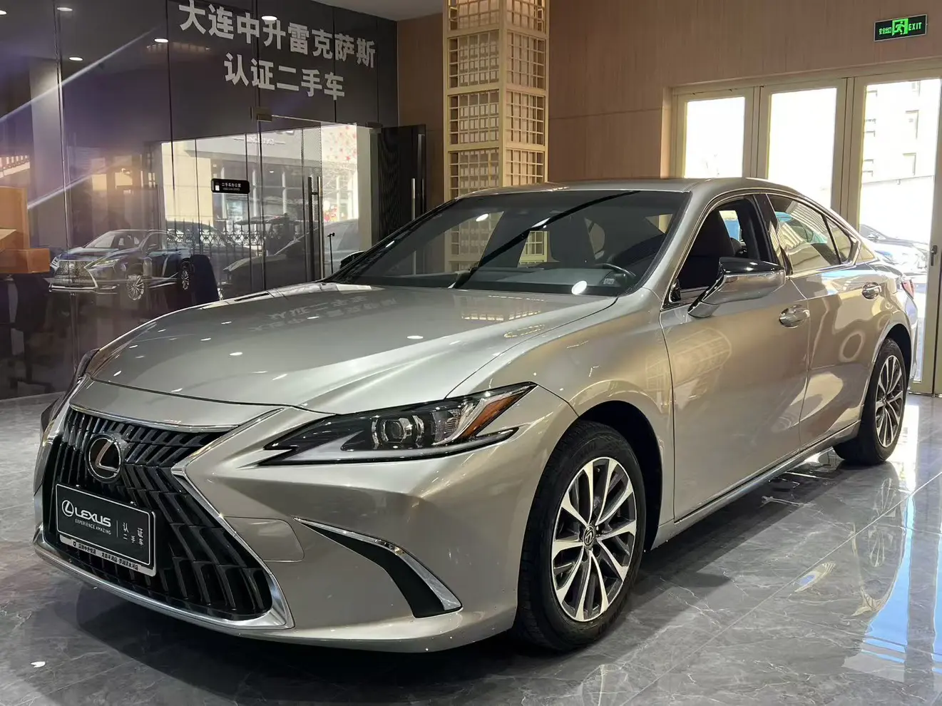 Lexus ES  из Китая