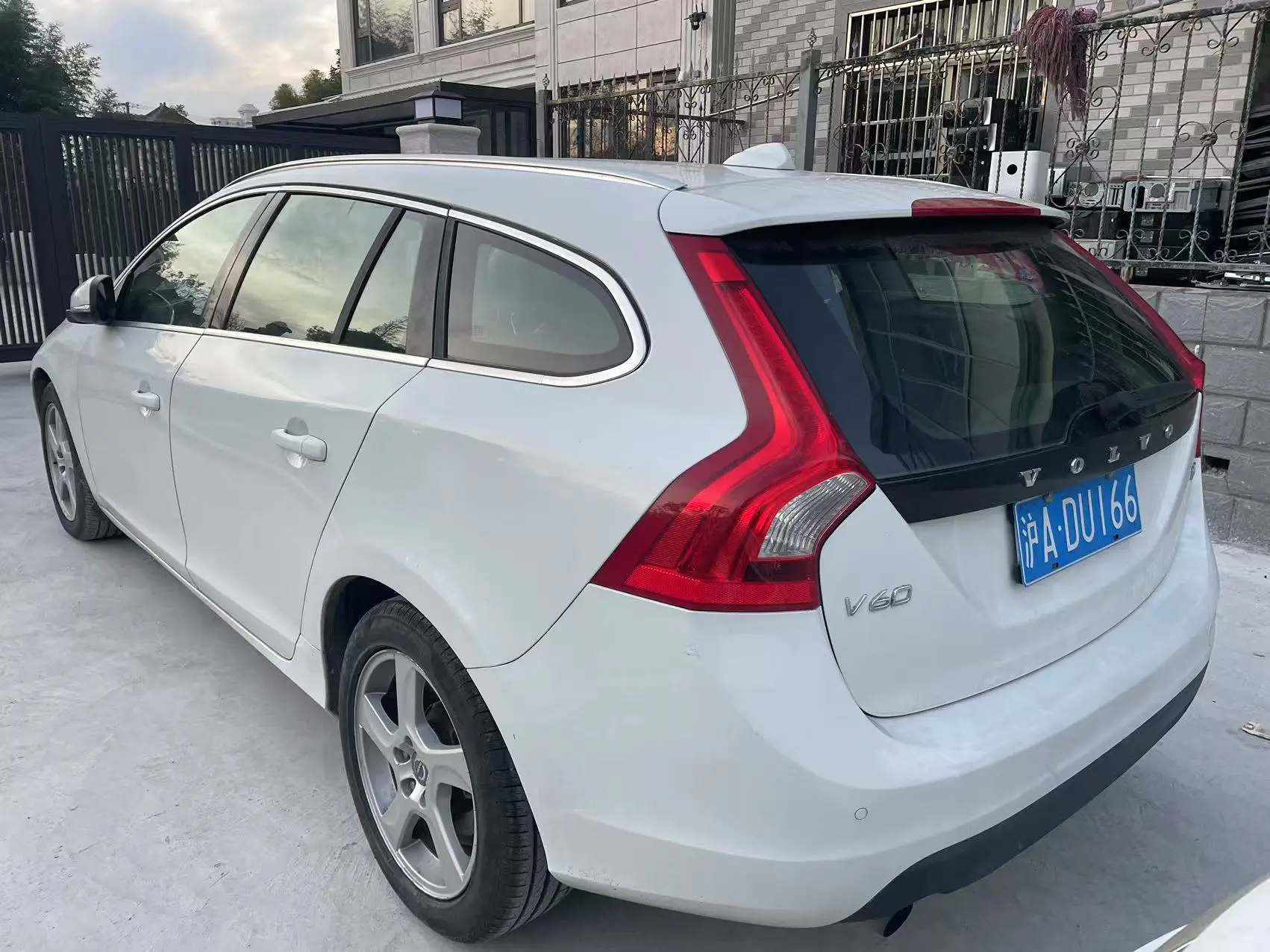 Volvo V60  из Китая