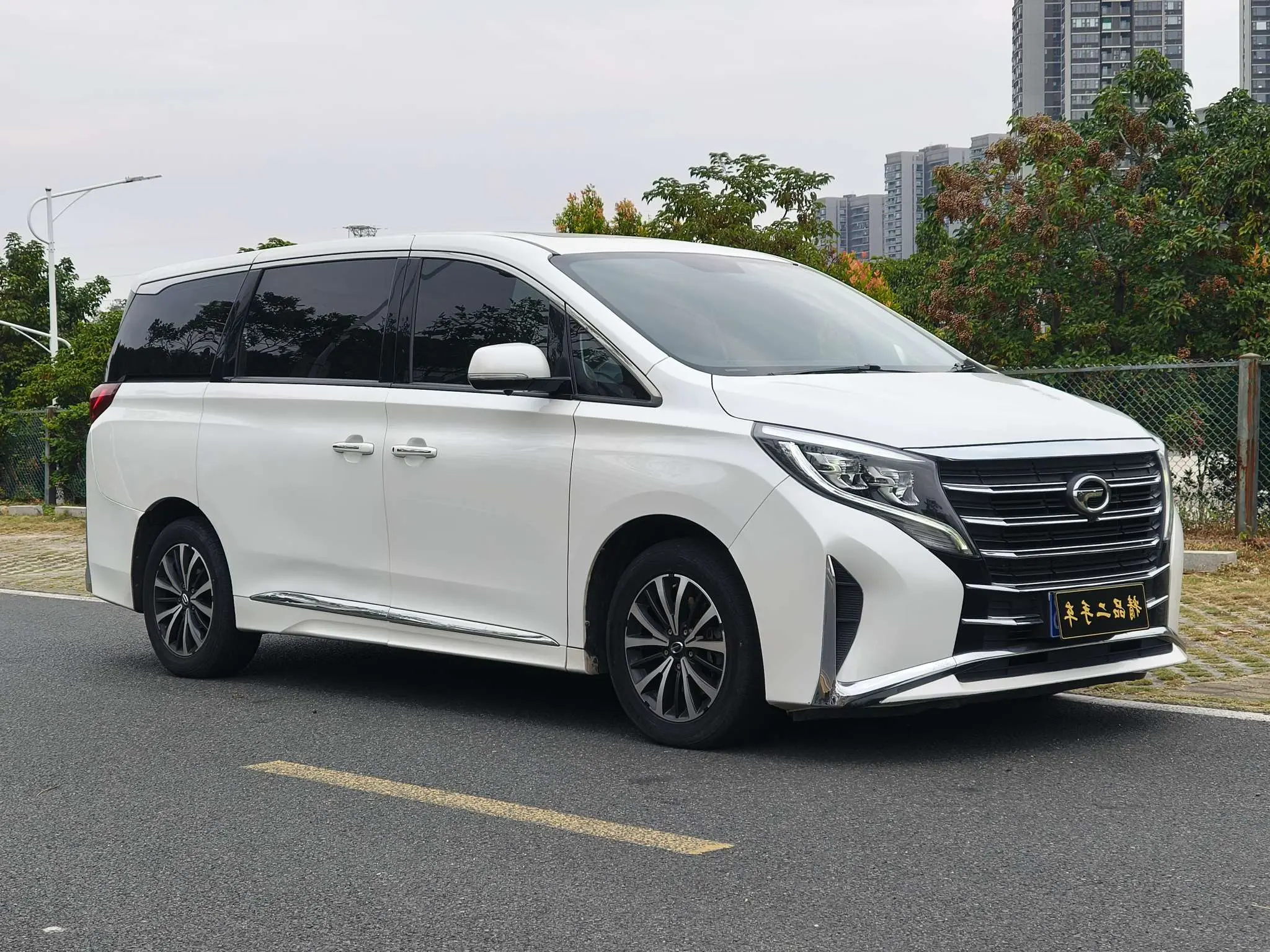 GAC Trumpchi M8  из Китая