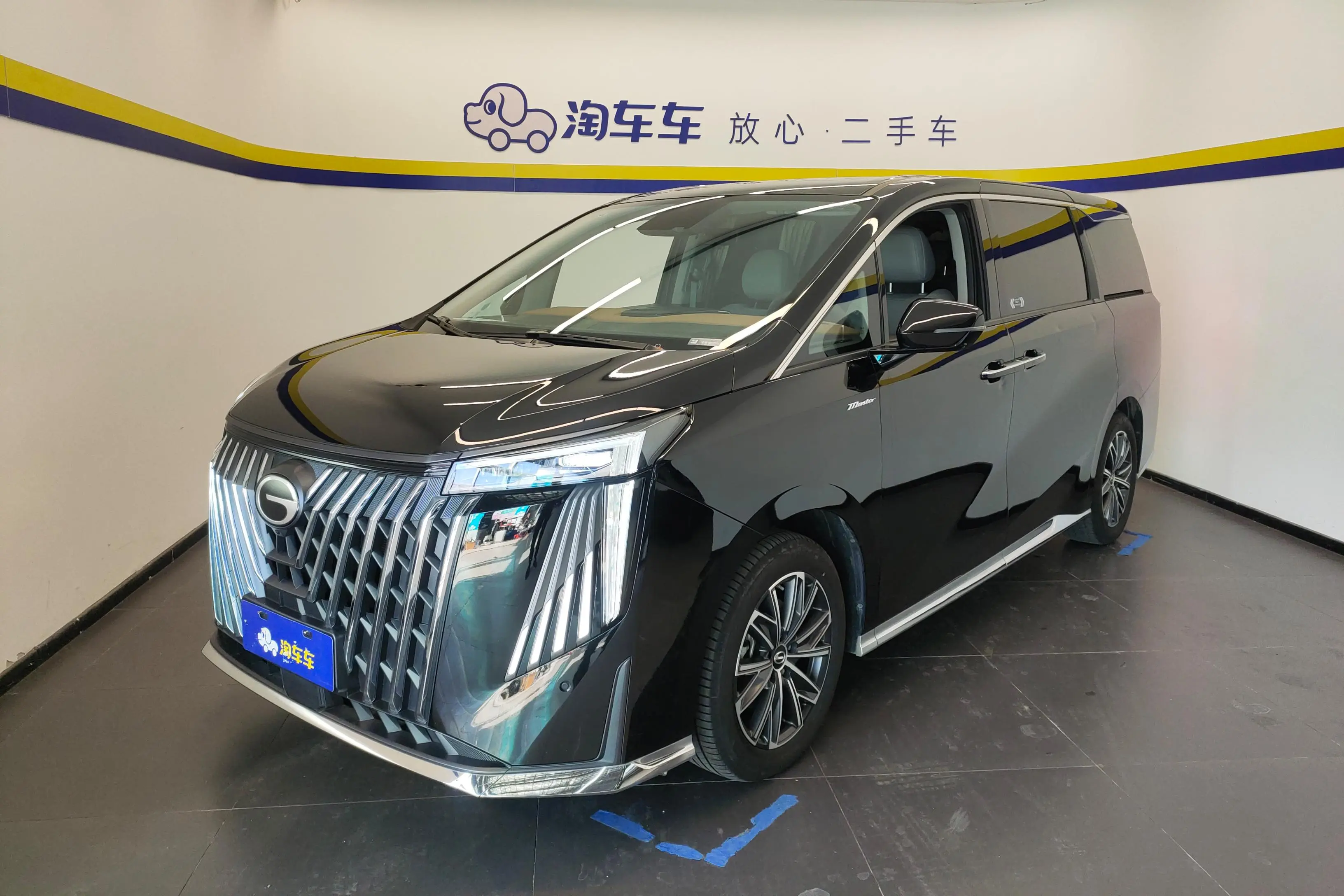 GAC Trumpchi M8  из Китая