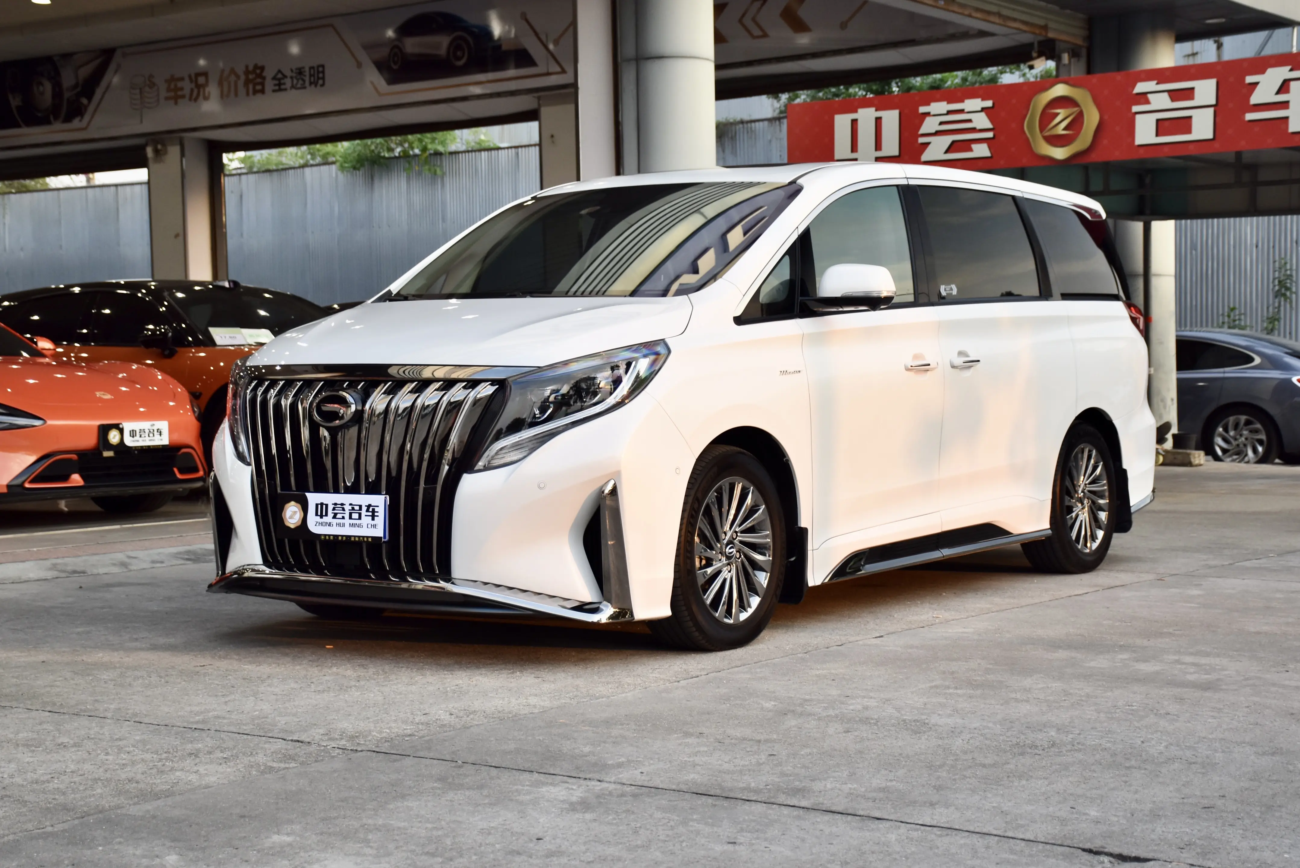 GAC Trumpchi M8  из Китая