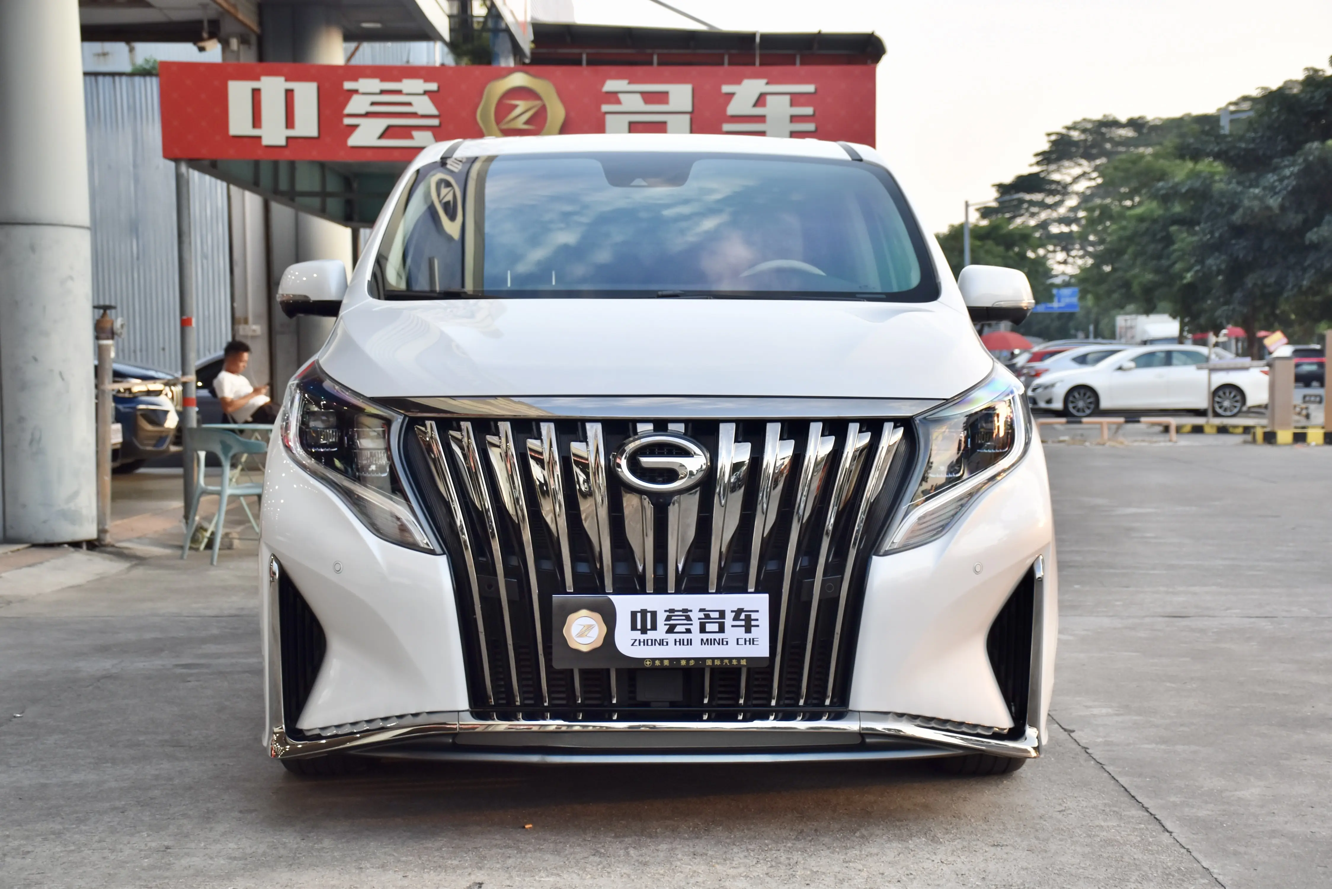 GAC Trumpchi M8  из Китая