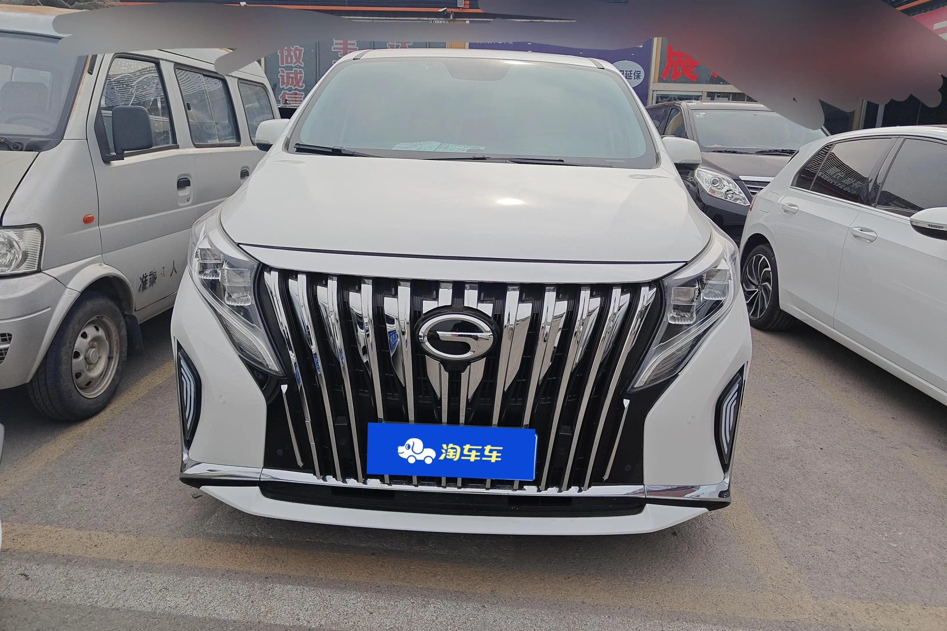 GAC Trumpchi M8  из Китая