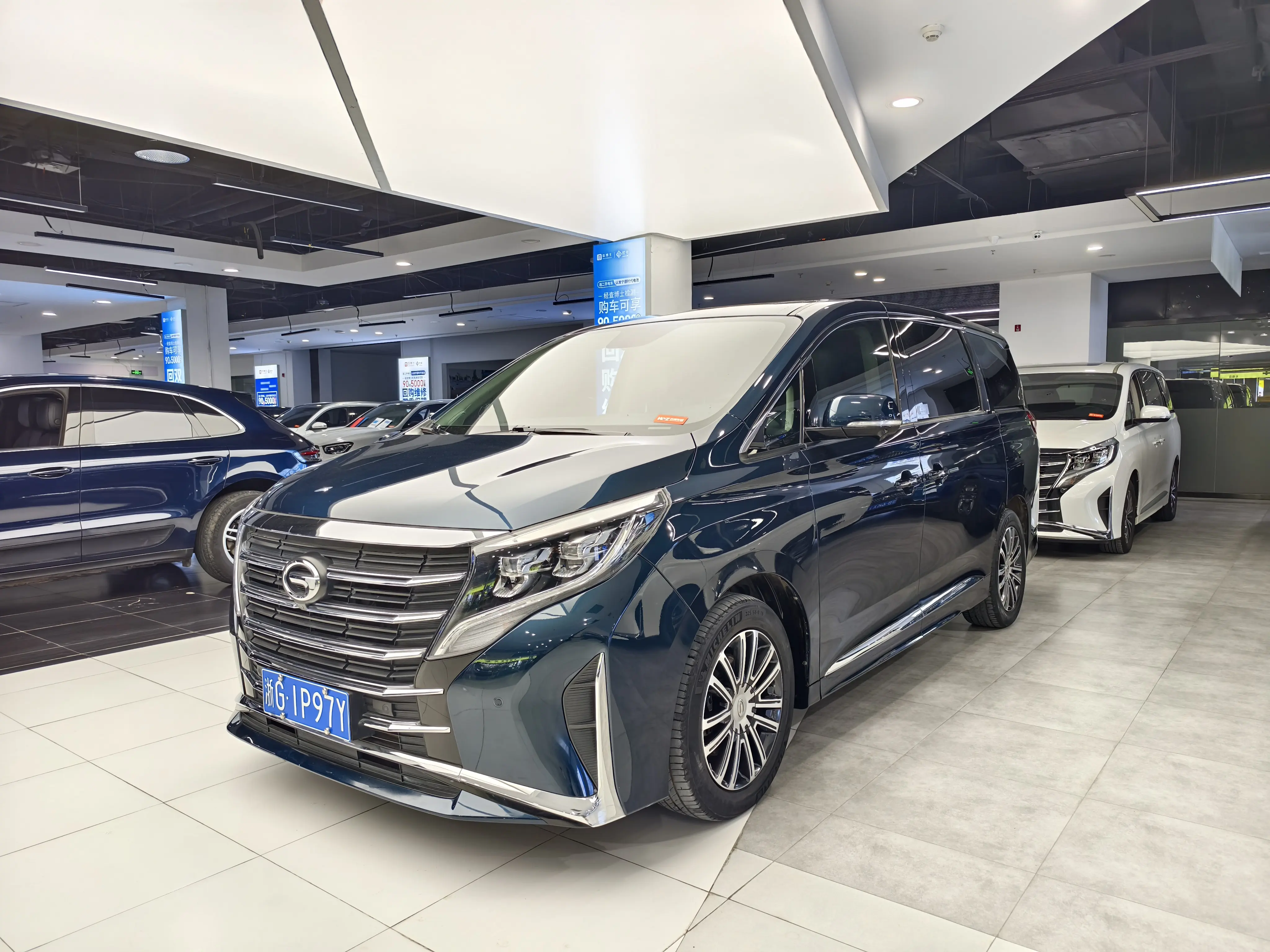 GAC Trumpchi M8  из Китая