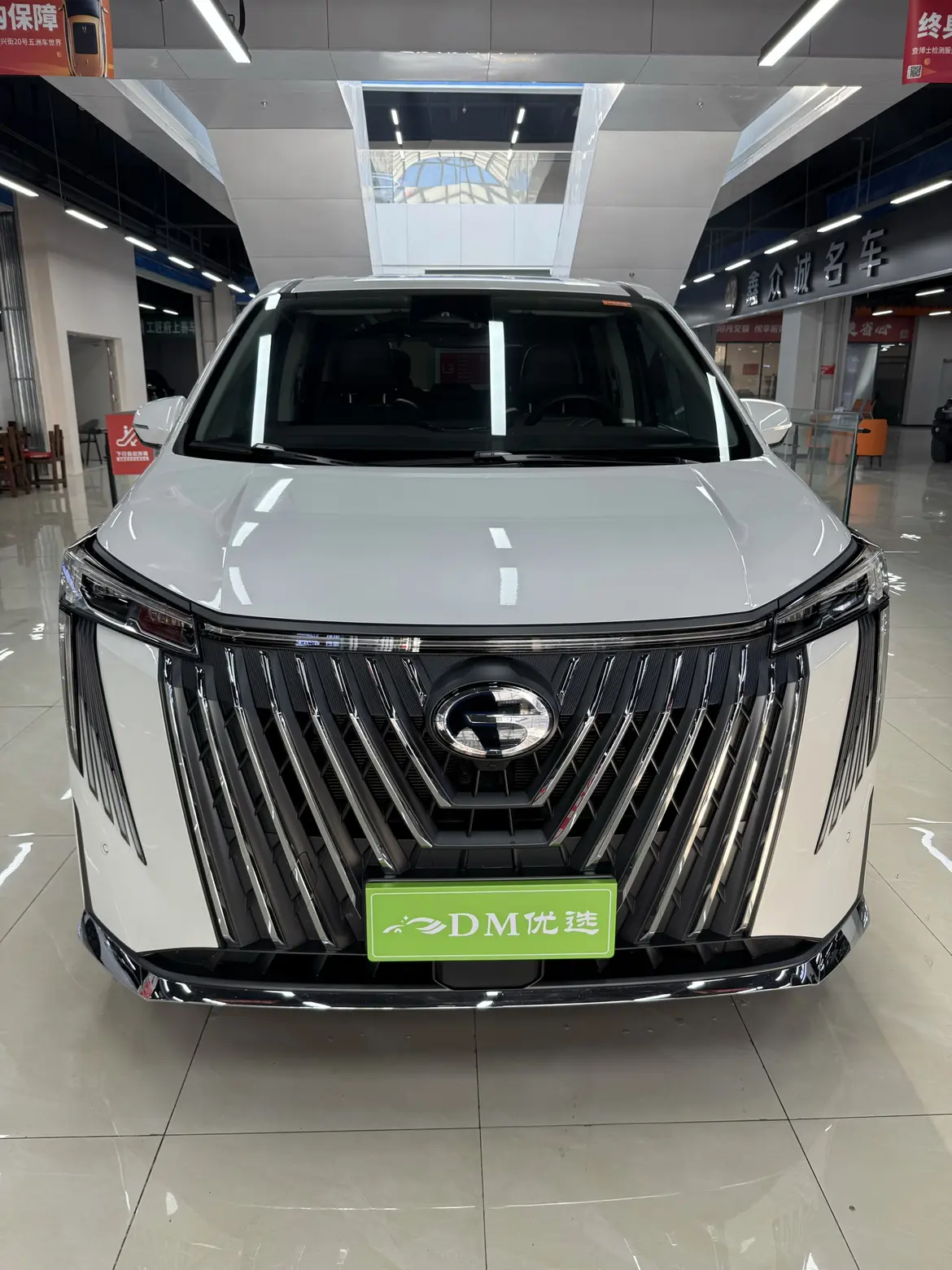 GAC Trumpchi M8  из Китая