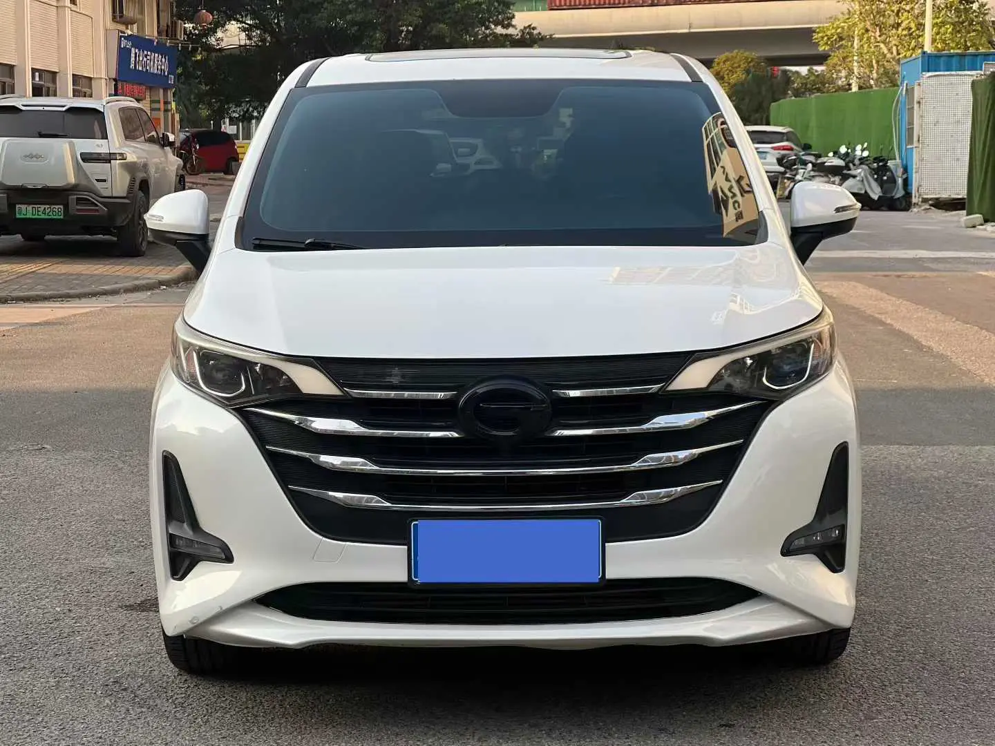 GAC Trumpchi M6  из Китая