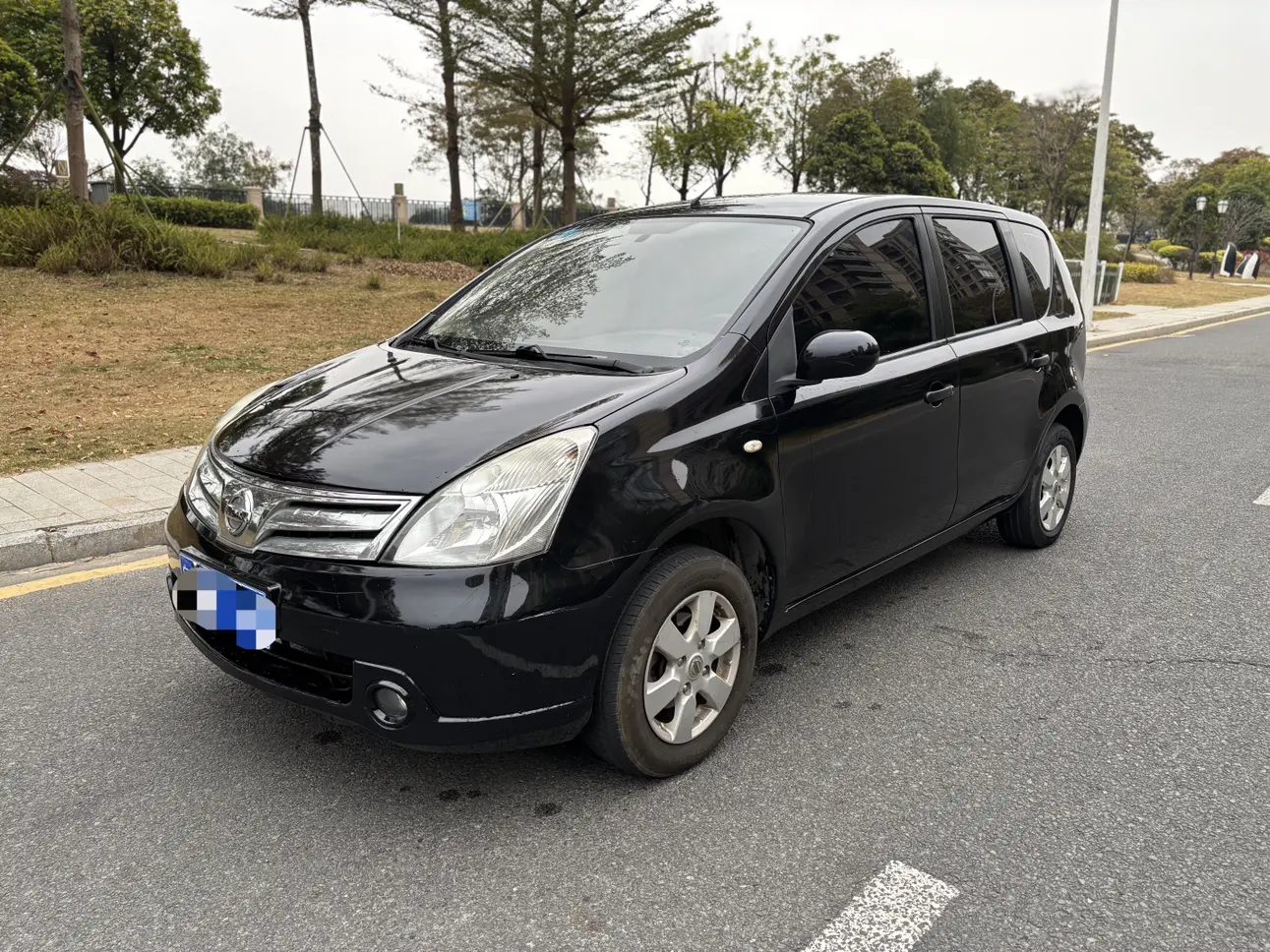 Nissan Li Wei  из Китая