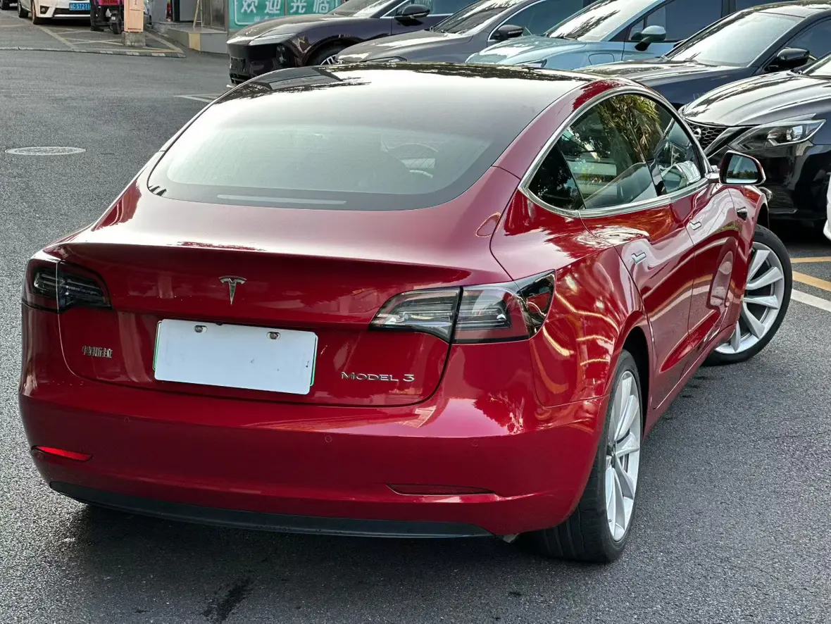 Tesla Model 3  из Китая