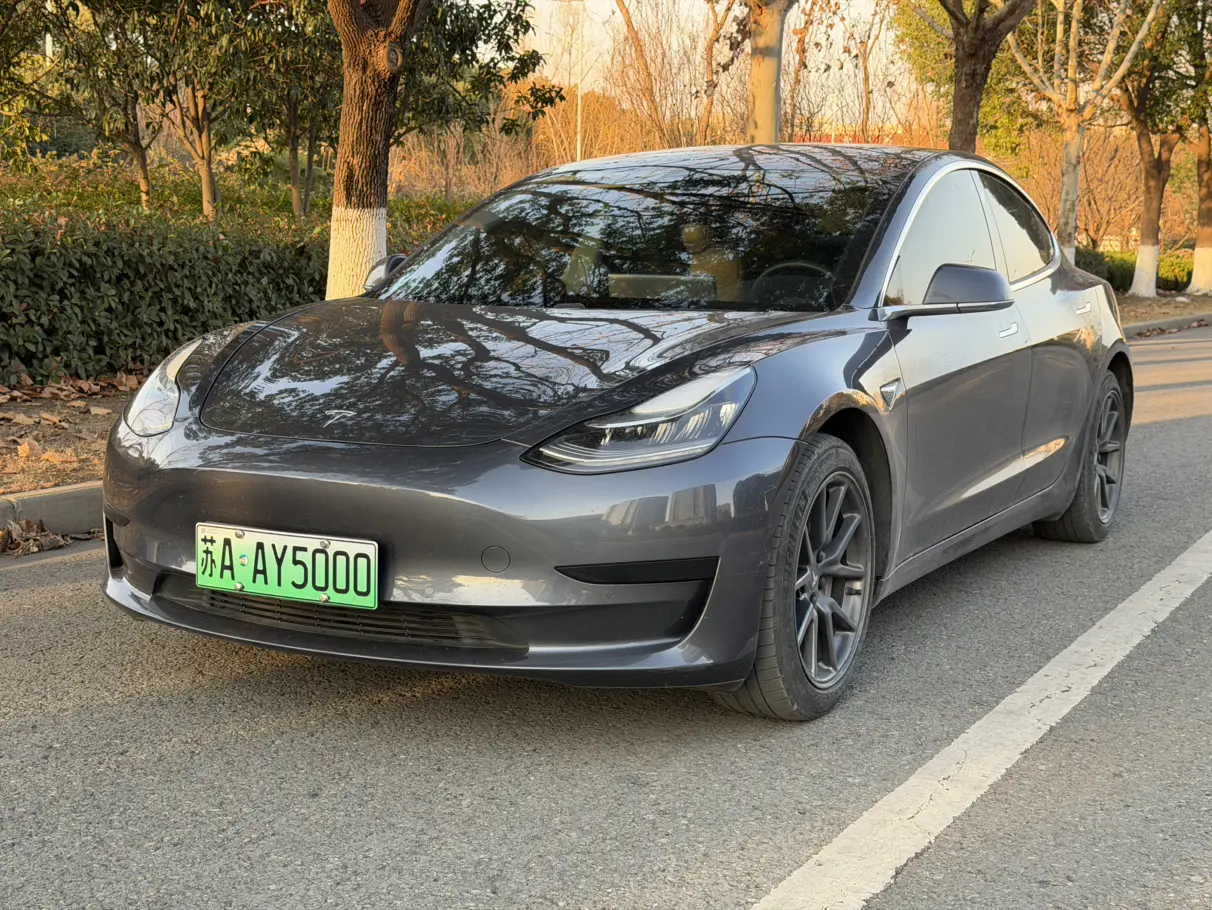 Tesla Model 3  из Китая