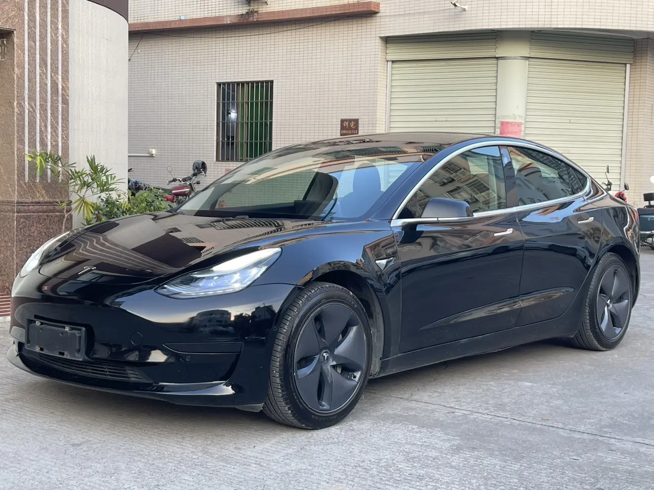 Tesla Model 3  из Китая