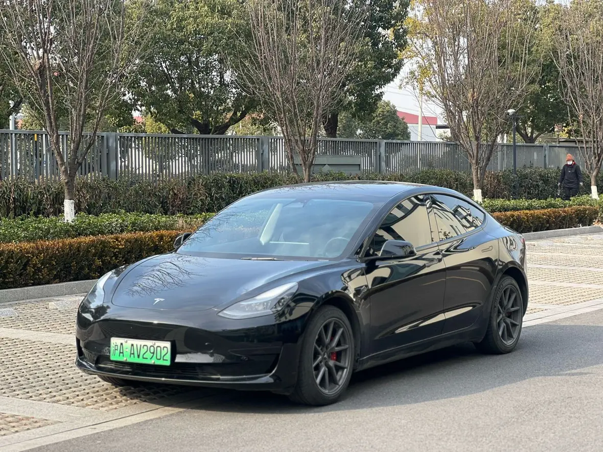 Tesla Model 3  из Китая