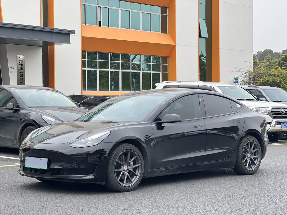 Tesla Model 3  из Китая