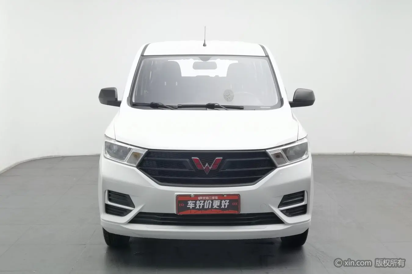 Wuling Hongguang  из Китая