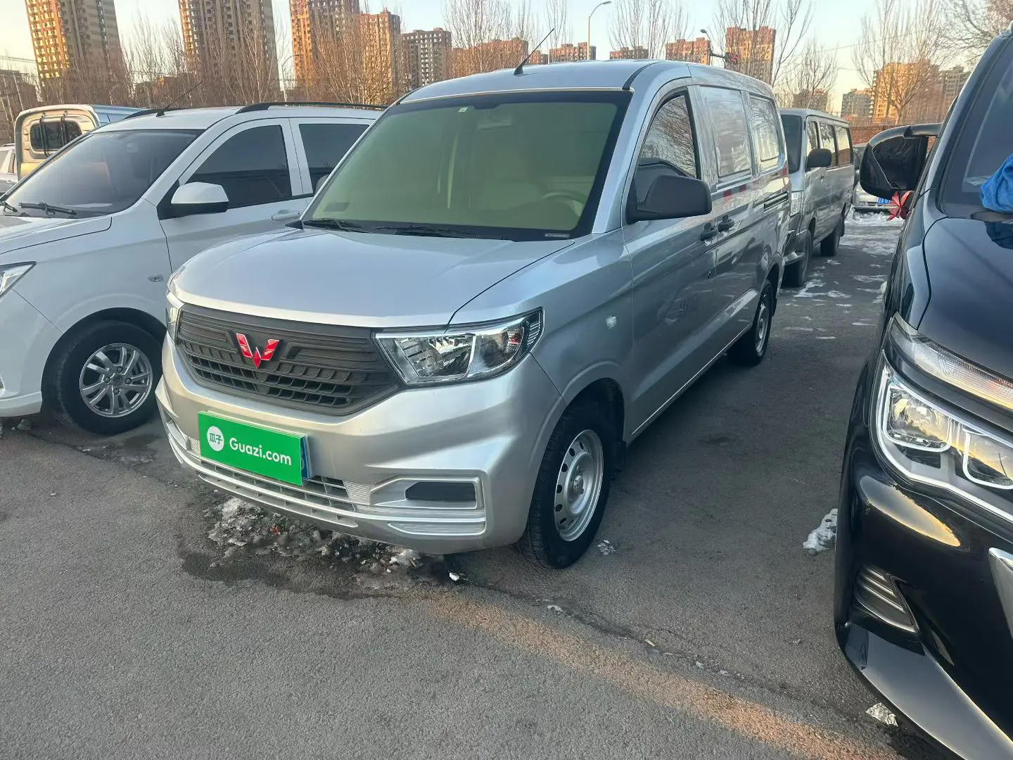 Wuling Hongguang V  из Китая