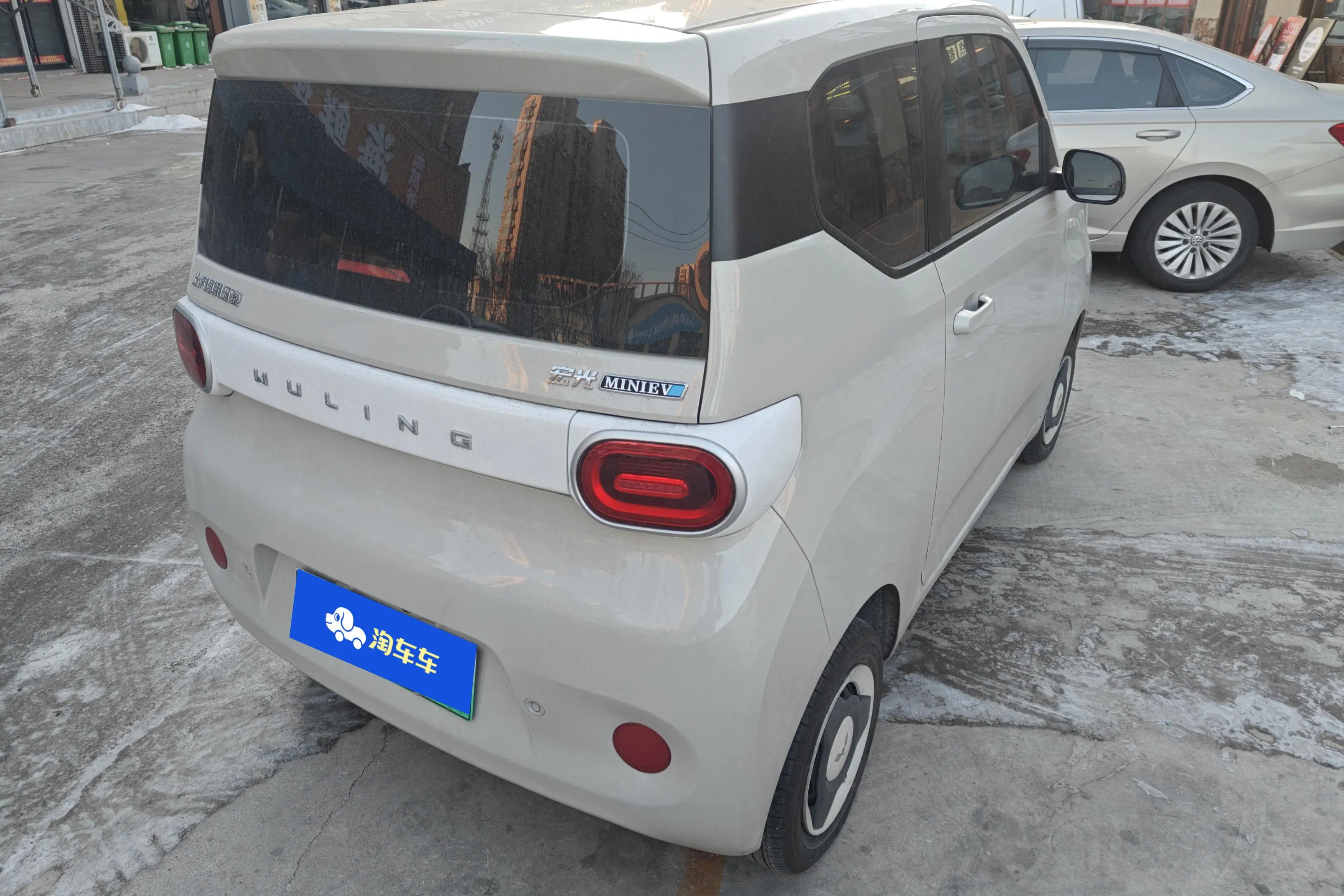 Wuling Hongguang MINIEV  из Китая
