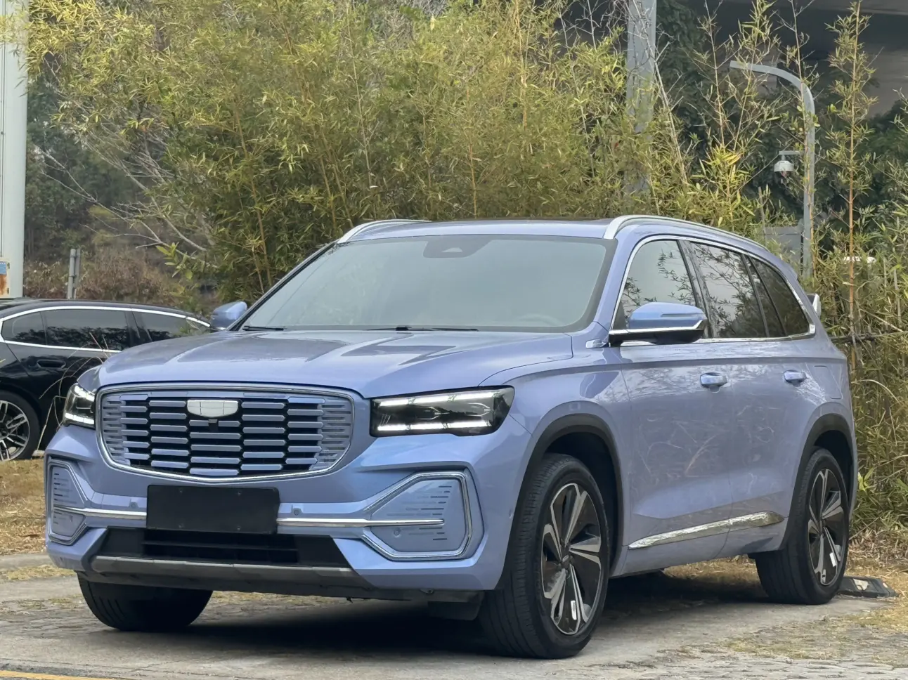 Geely Monjaro (extended range electric version) (Xingyue L extended range electric version)  из Китая