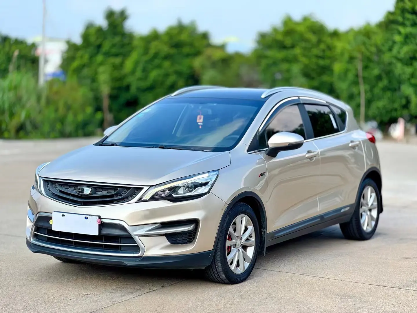 Geely Emgrand GS  из Китая