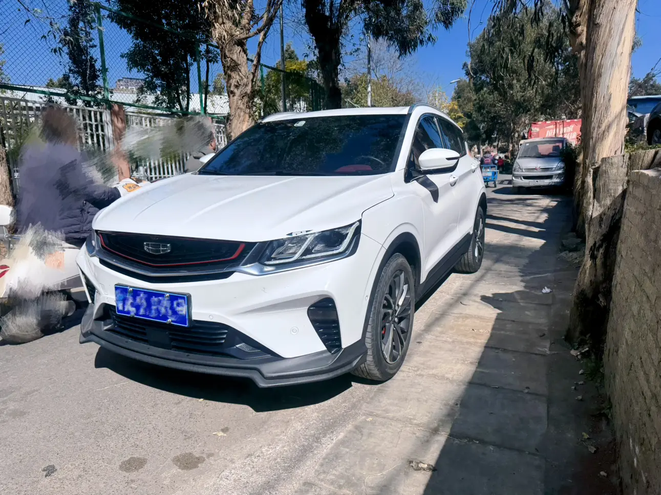 Geely Coolray SX11 (Binyue)  из Китая