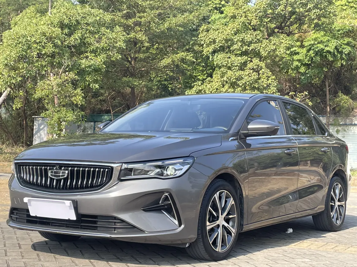 Geely Emgrand  из Китая