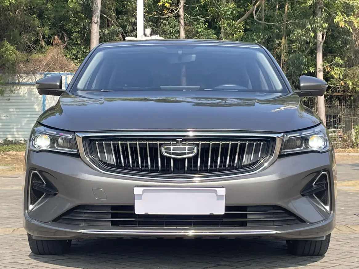 Geely Emgrand  из Китая