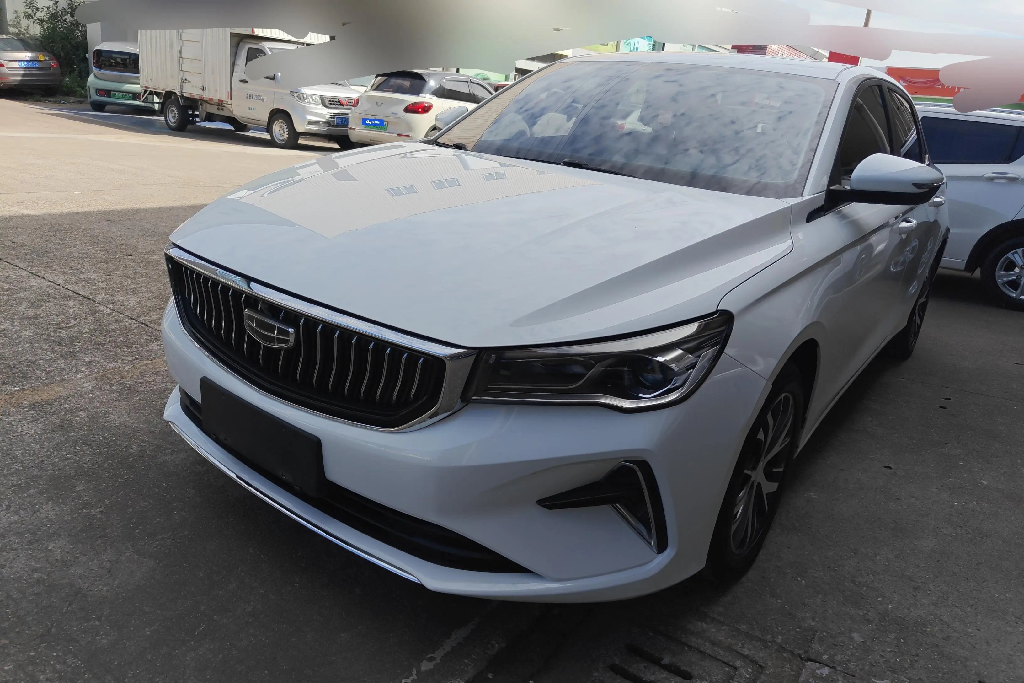 Geely Emgrand  из Китая