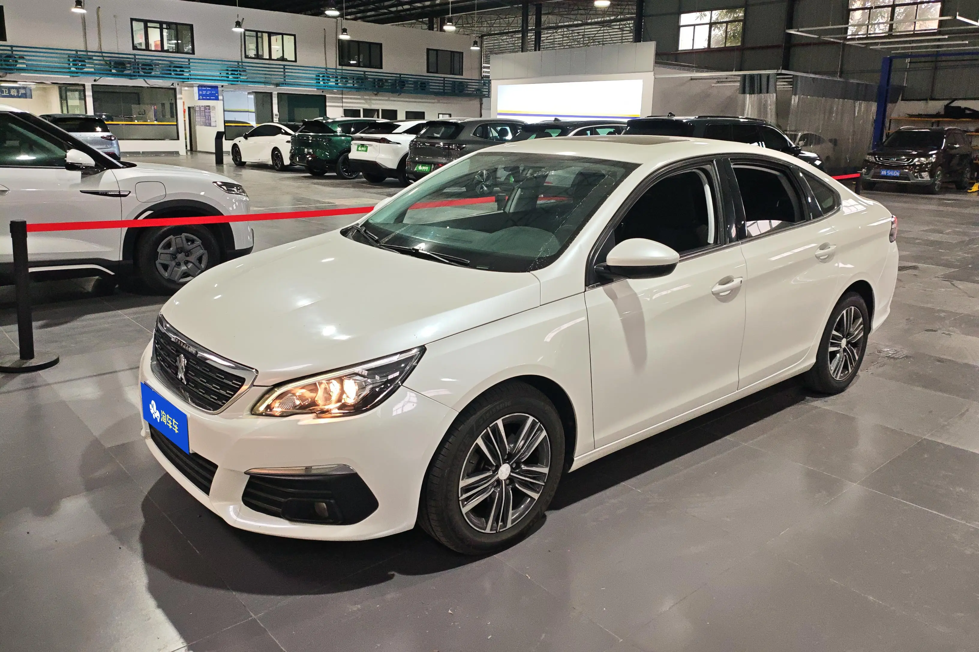 Peugeot 308  из Китая