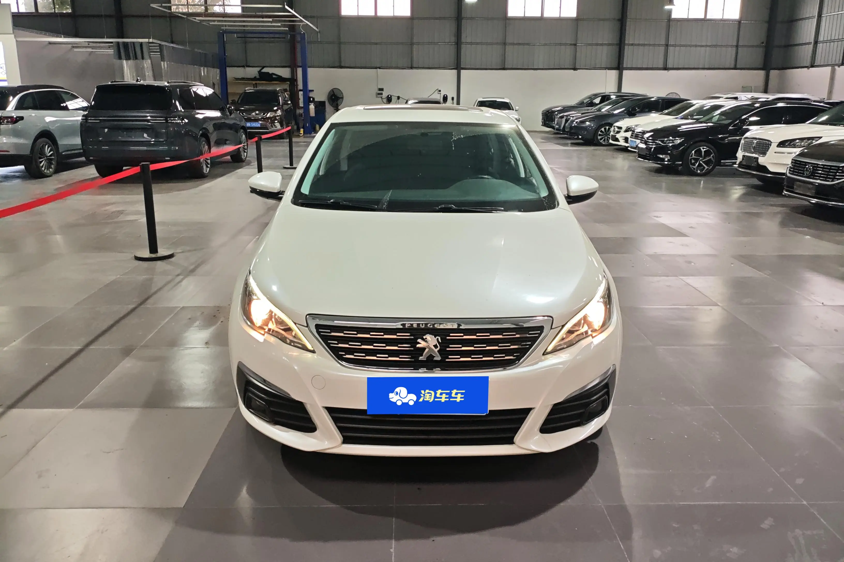 Peugeot 308  из Китая