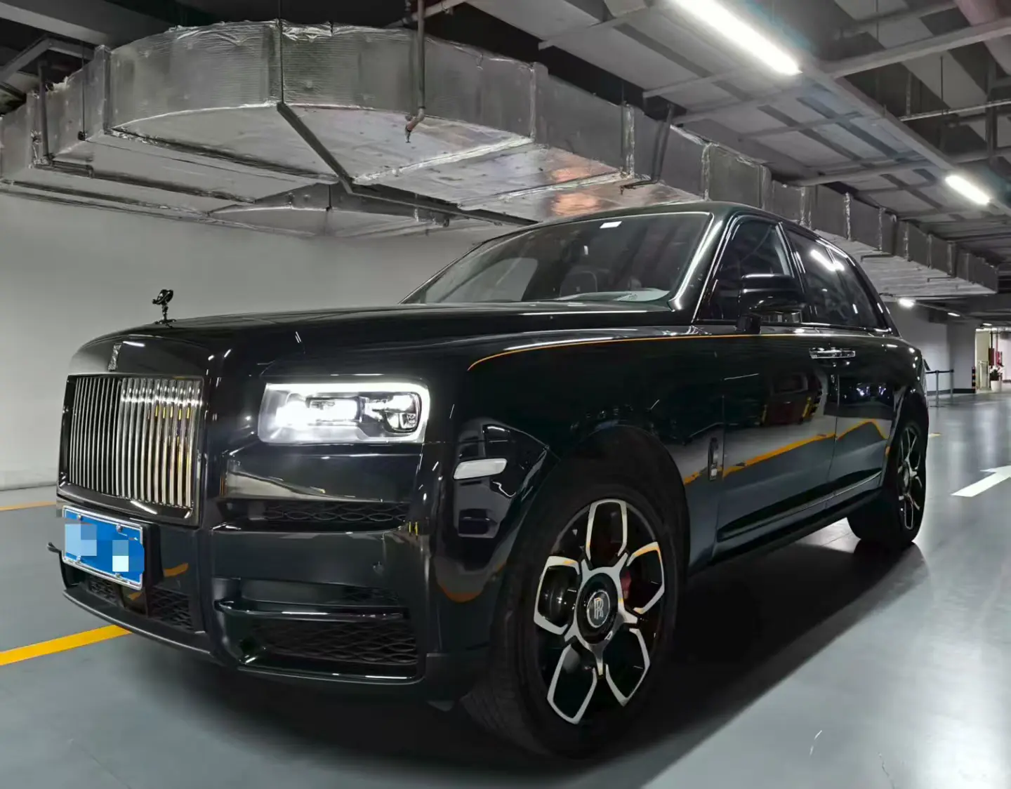 Rolls Royce Cullinan  из Китая