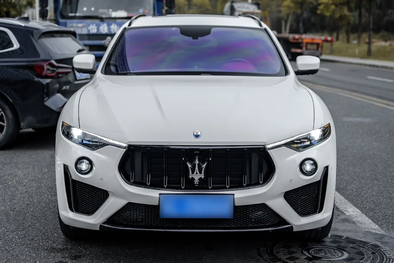 Maserati Levante  из Китая