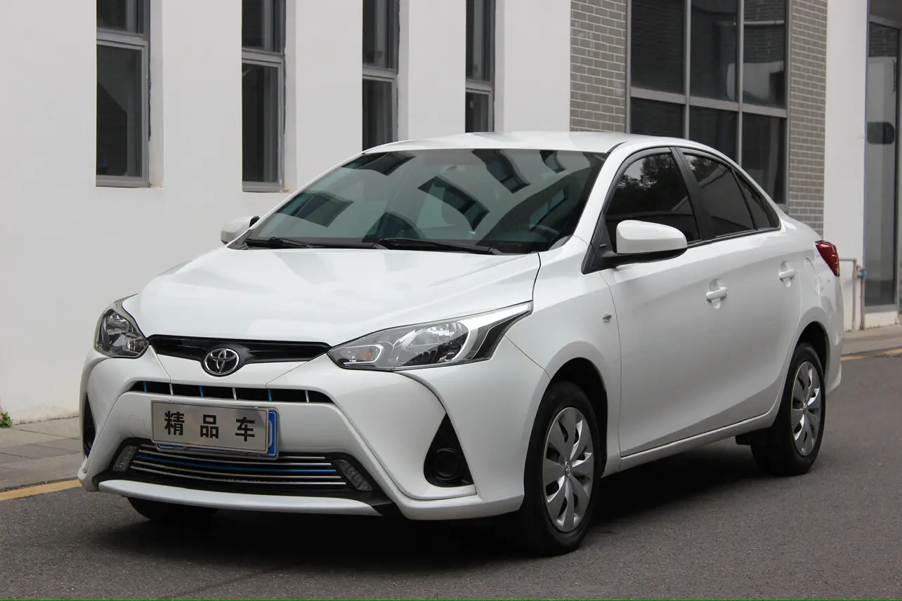 Toyota YARiS L Enjoy  из Китая