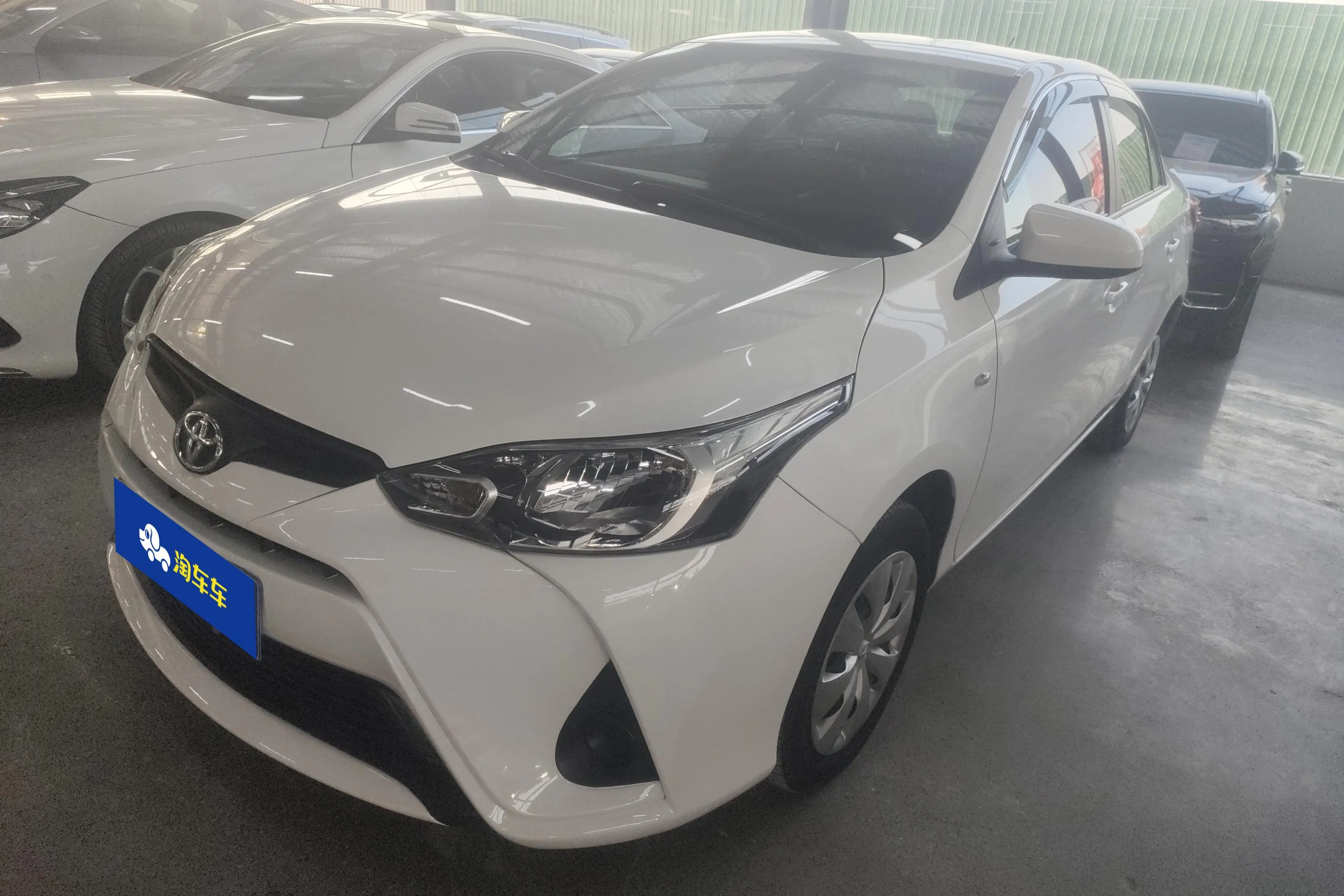 Toyota YARiS L Enjoy  из Китая