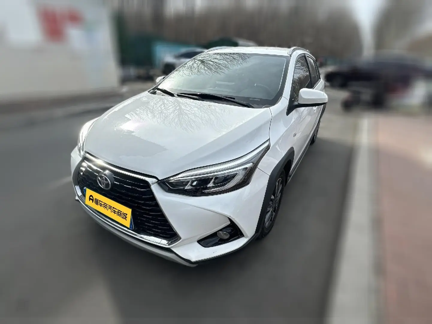 Toyota Yaris L  из Китая