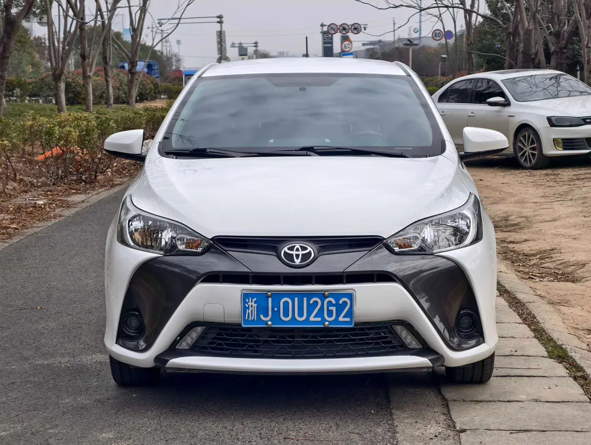 Toyota Yaris L  из Китая