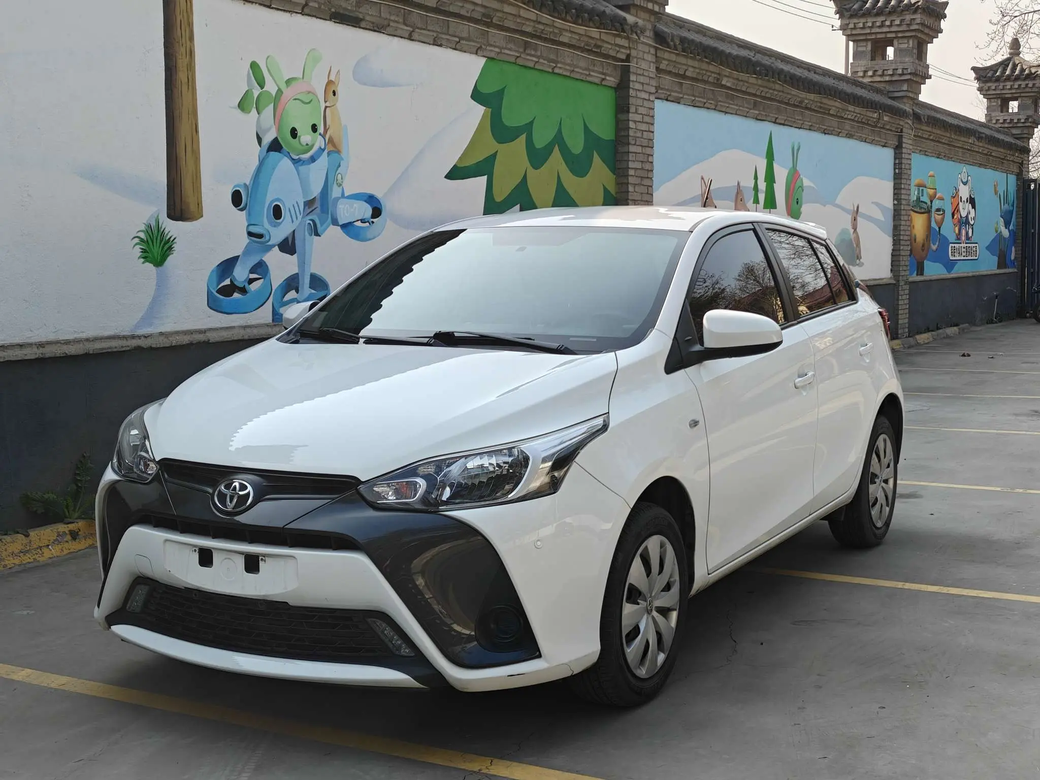 Toyota Yaris L  из Китая