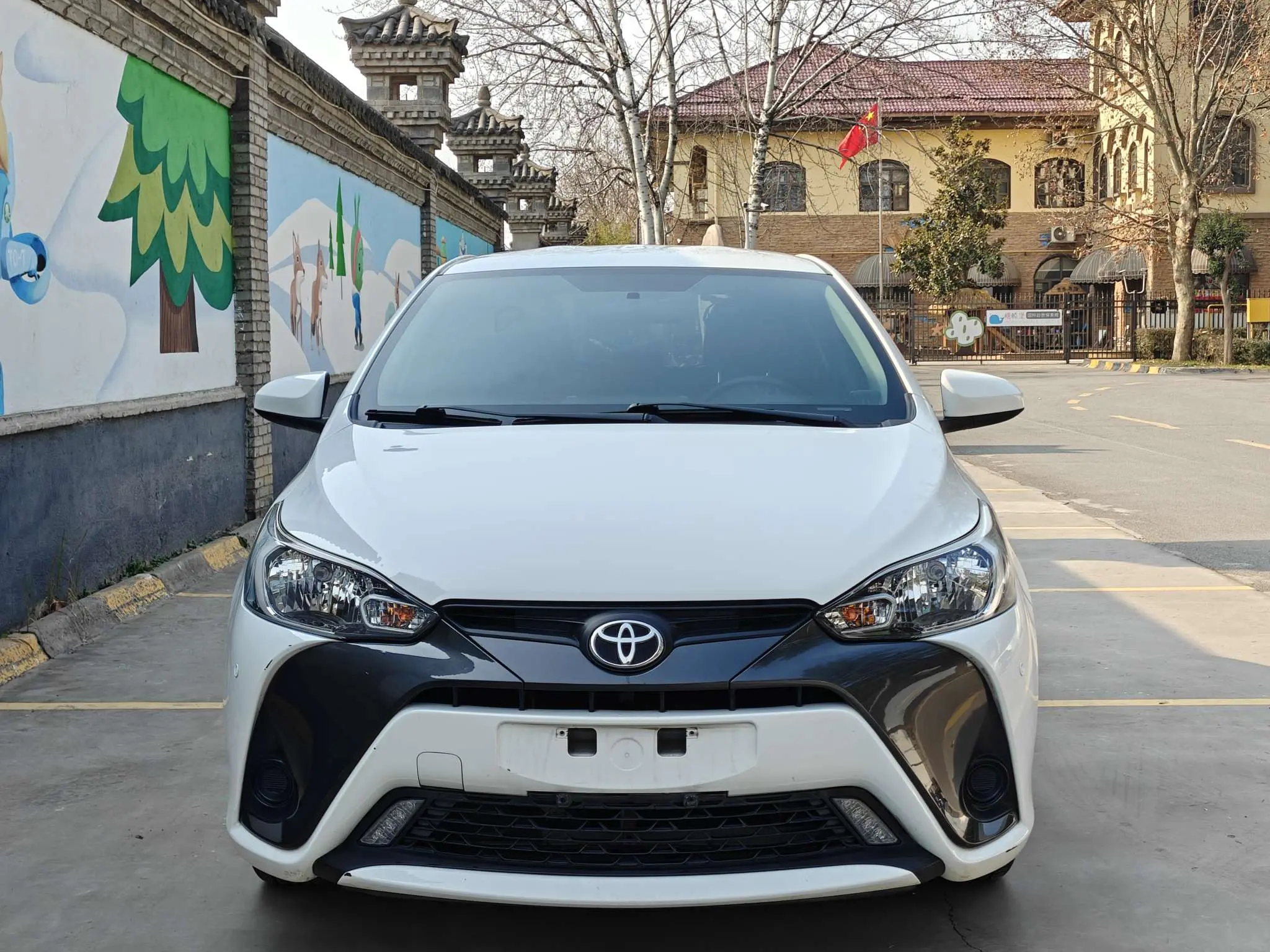 Toyota Yaris L  из Китая