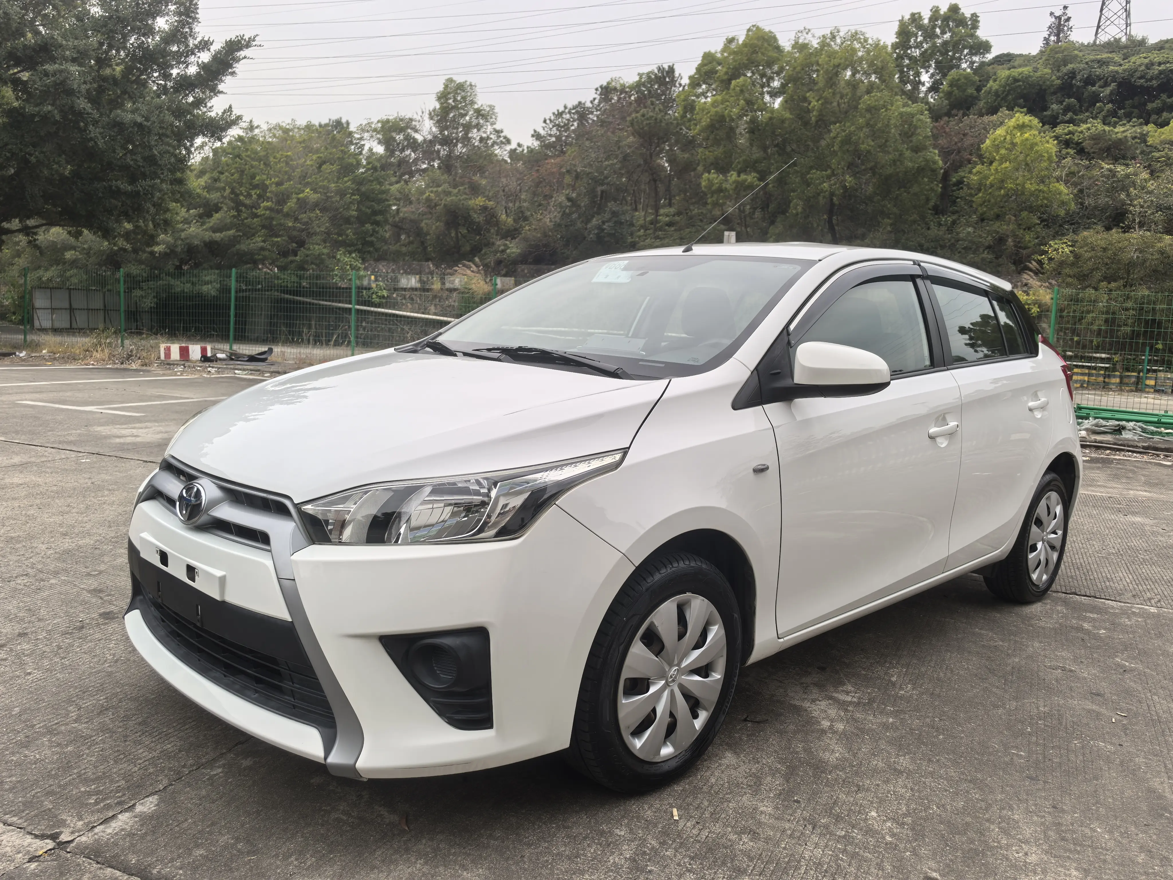 Toyota Yaris L  из Китая