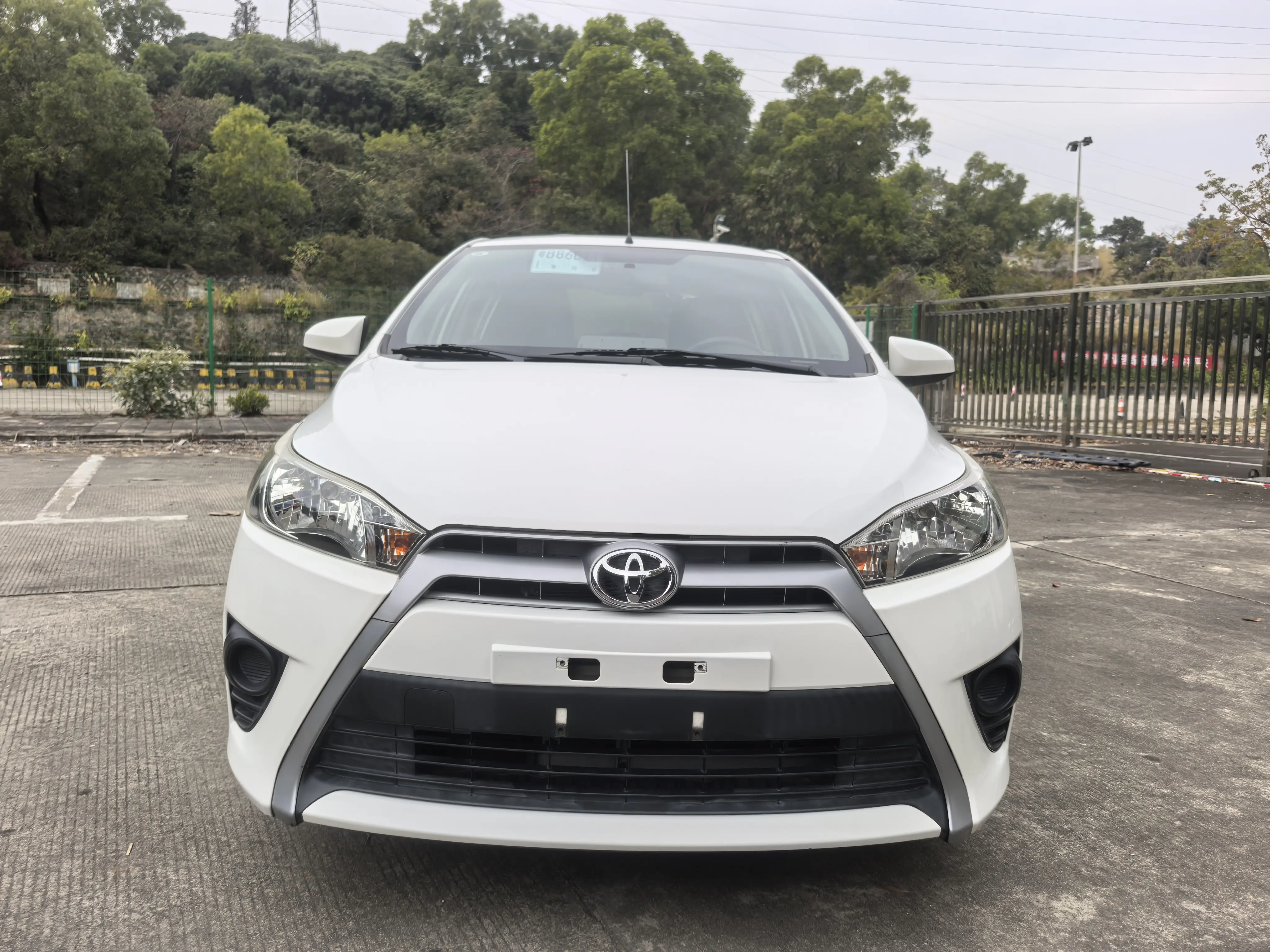 Toyota Yaris L  из Китая