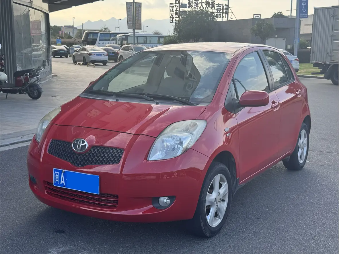 Toyota Yaris  из Китая