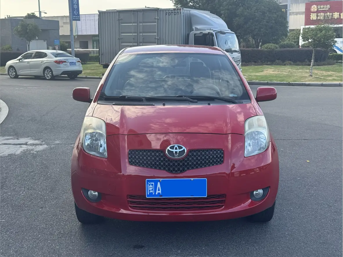 Toyota Yaris  из Китая