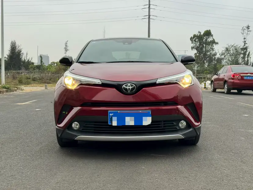 Toyota C-HR Hybrid (Yize IZOA)  из Китая