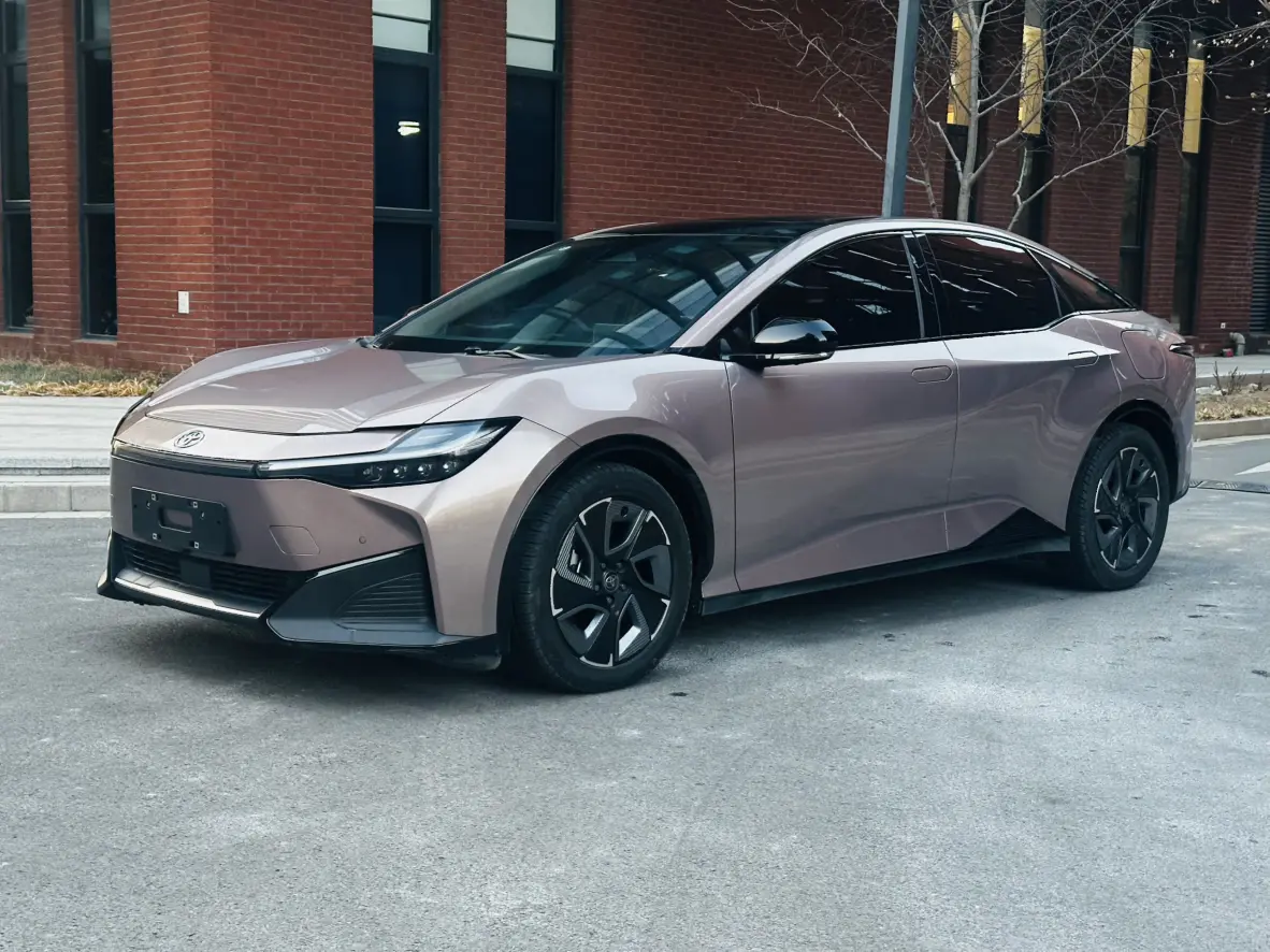 Toyota bZ3  из Китая