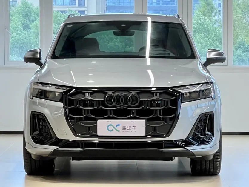 Audi SQ7  из Китая