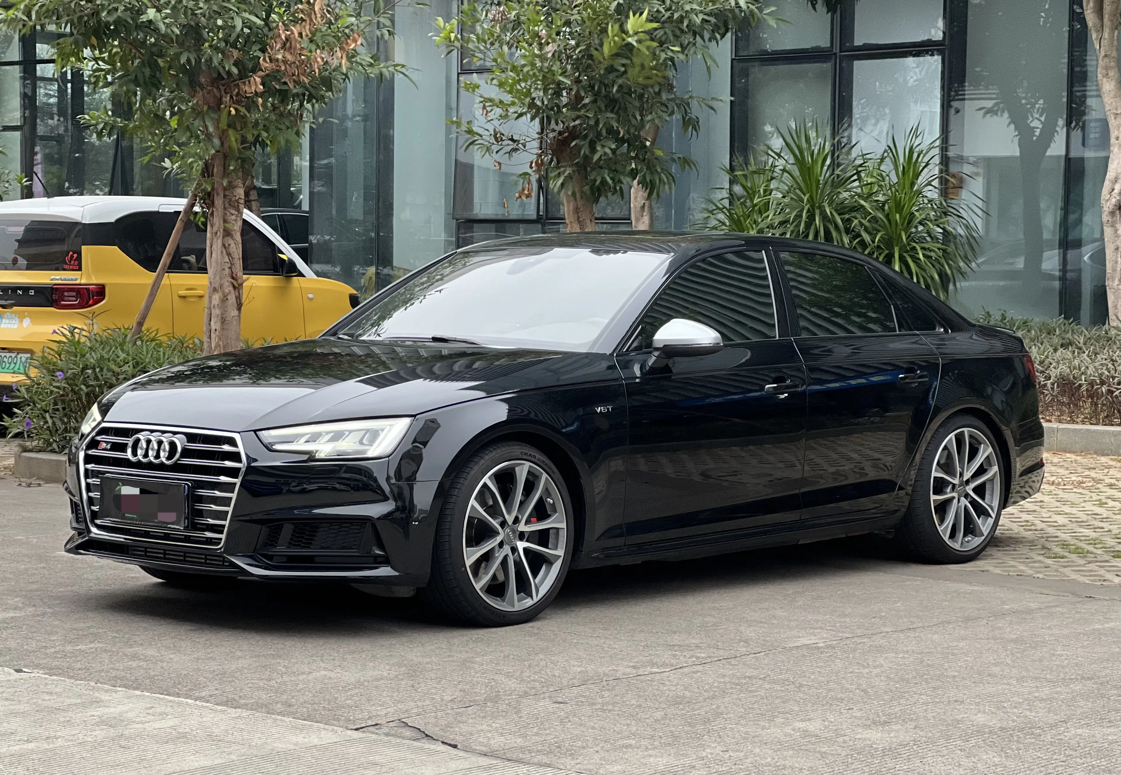 Audi S4  из Китая