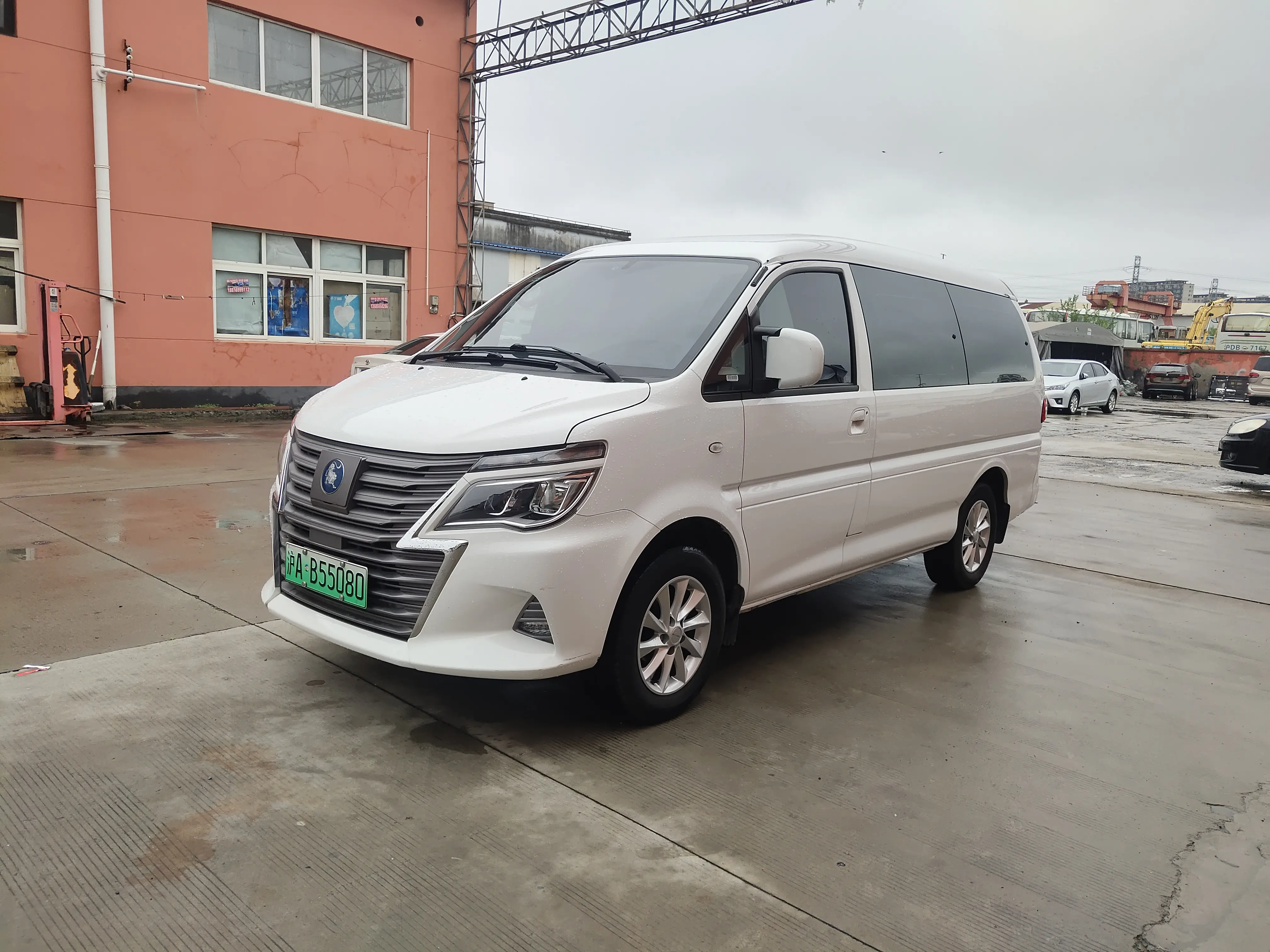 Forthing Lingzhi New Energy  из Китая