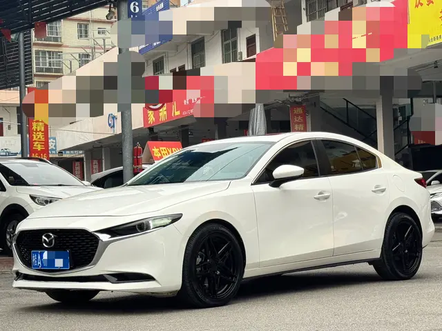 Mazda Axela (Mazda3)  из Китая