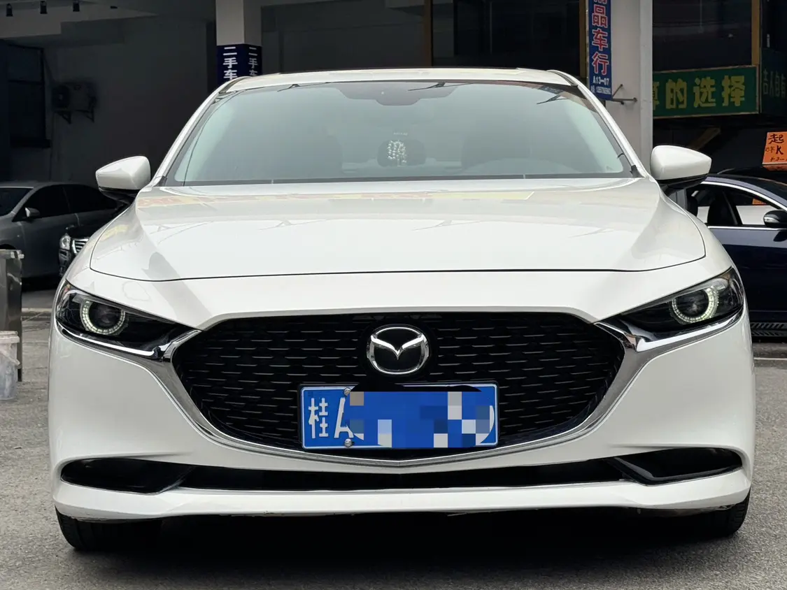 Mazda Axela (Mazda3)  из Китая