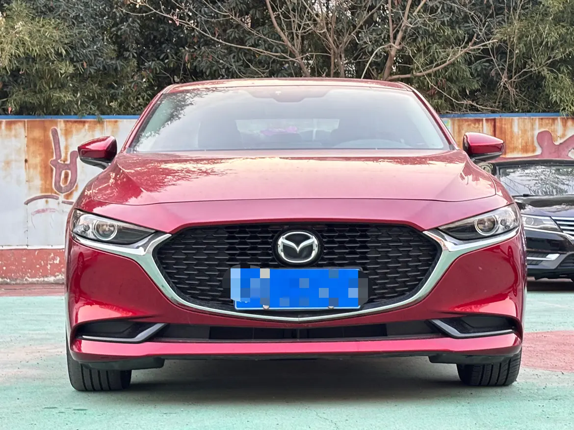 Mazda Axela (Mazda3)  из Китая