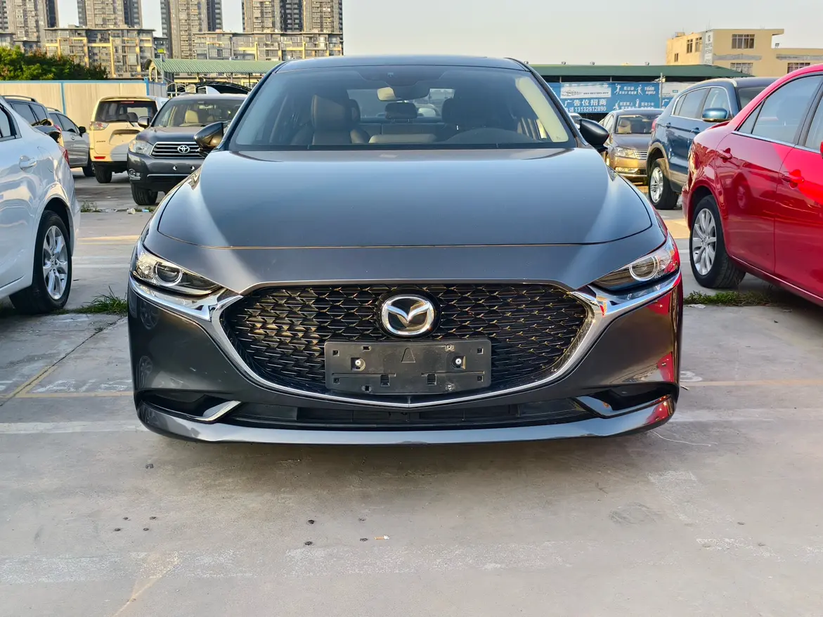 Mazda Axela (Mazda3)  из Китая