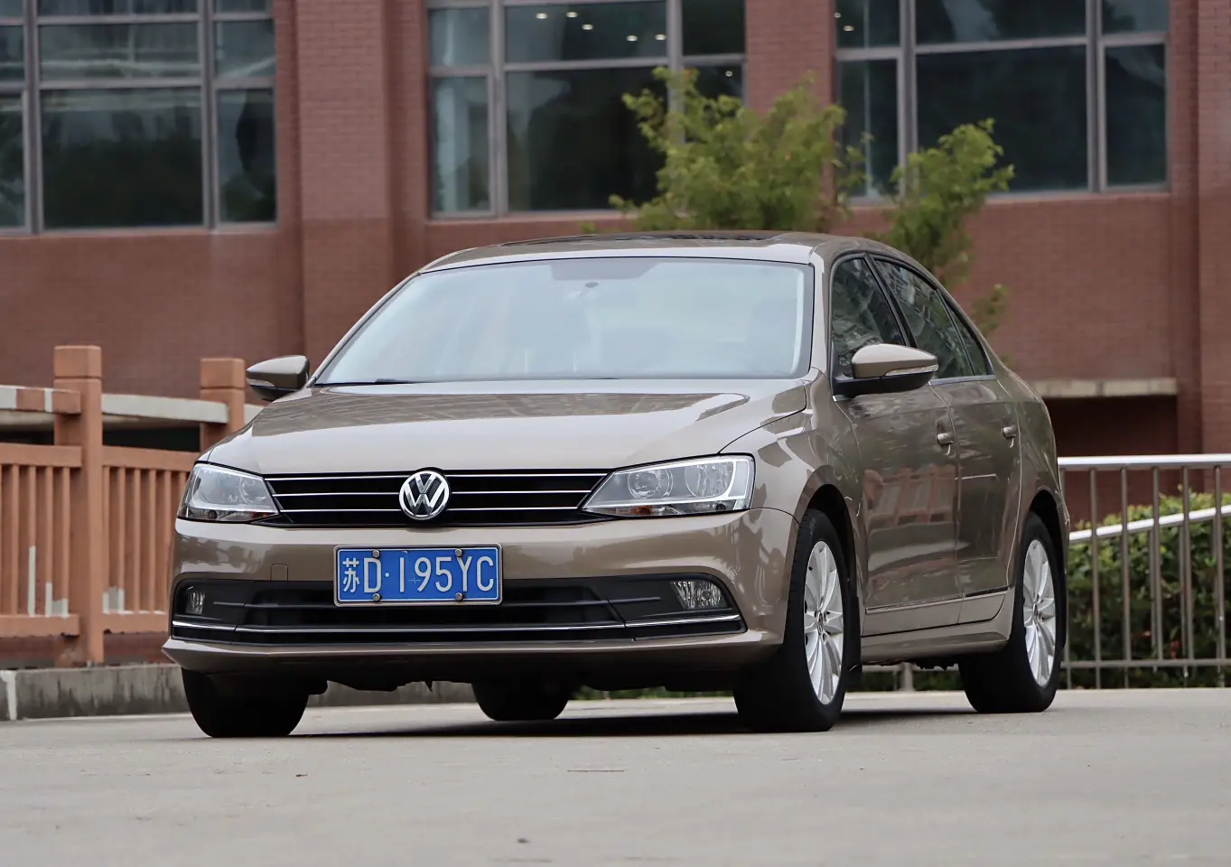 Volkswagen Sagitar  из Китая