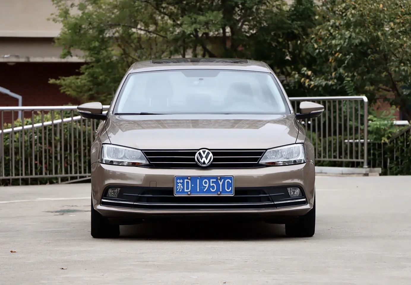 Volkswagen Sagitar  из Китая